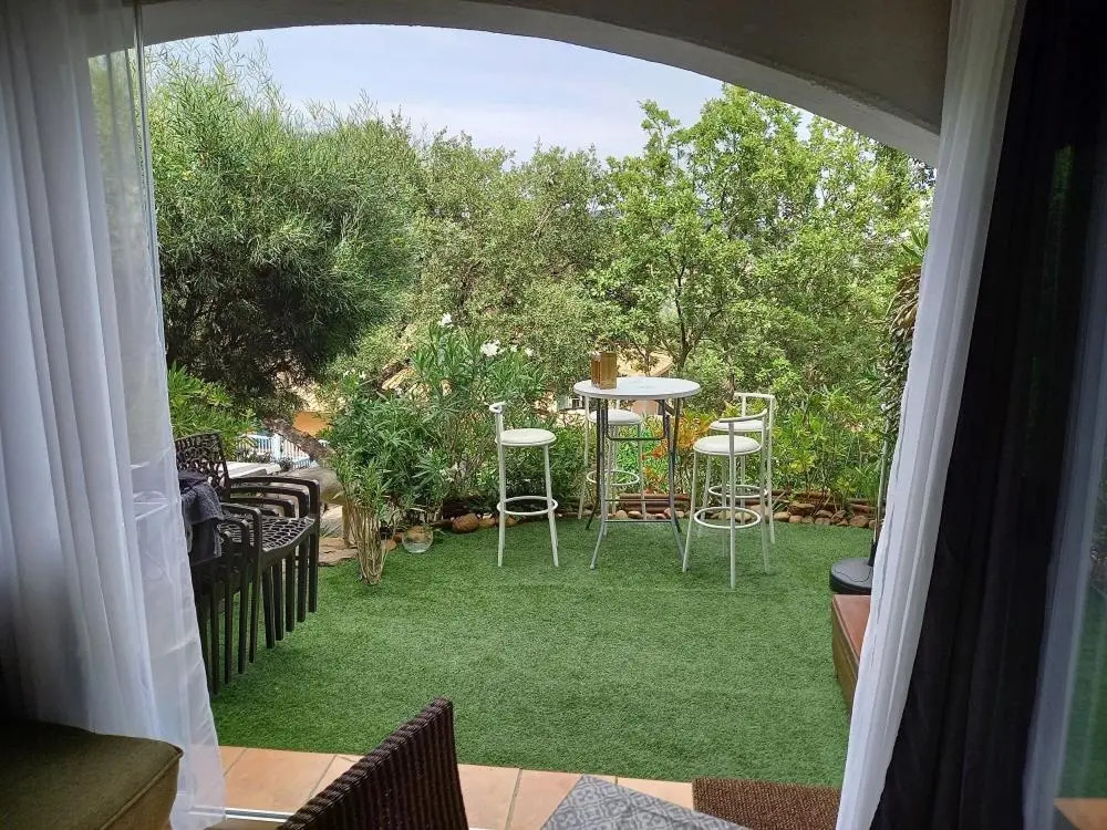 Charmant T2 de 34m2 en Résidence de standing à Grimaud - Piscines - Jardinet - Plein coeur du Golfe de St Tropez- Pleine nature