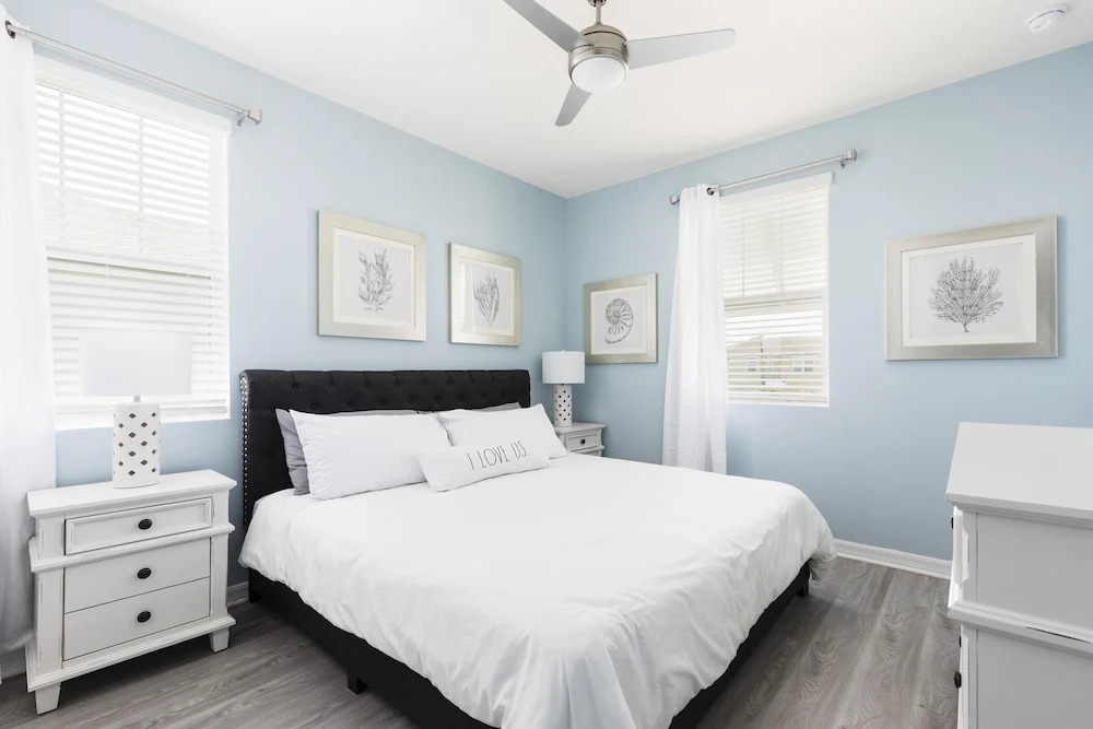 Ultimate 9BR Lakeview Pool SPA Theater Near Disney, Kissimmee