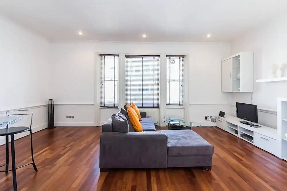 Bright stylish Nott Hill apart sleeps 6