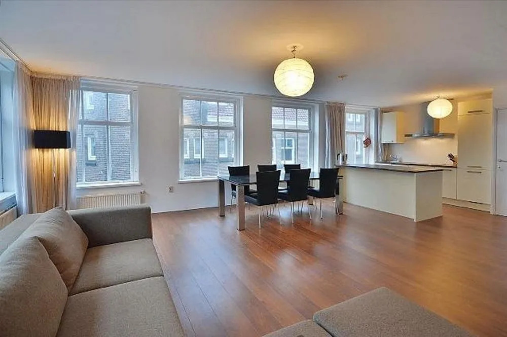 Leidse Square Nightlife Apartment