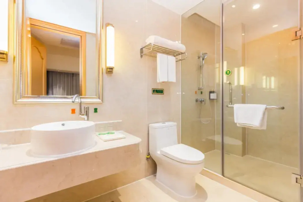 Vienna Hotel (Foshan Wenhua North Road Diejiao Subway Station Store)