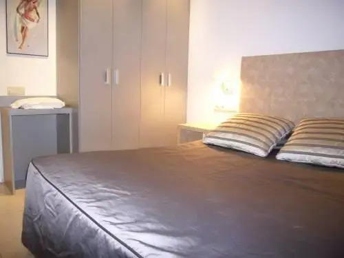 Apartaments Sant Jordi Sagues