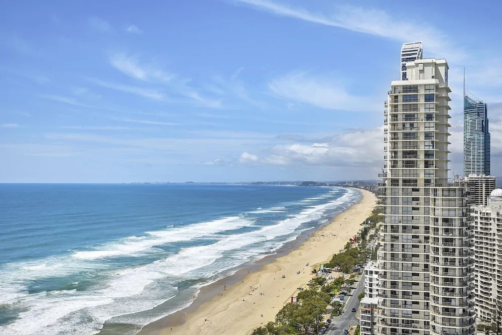 Oceanfront in Surfers Paradise Retreat