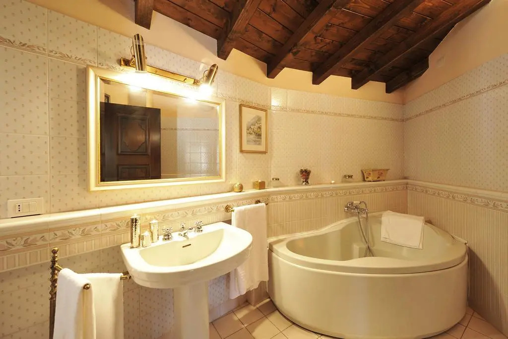 La Piazza Porlezza