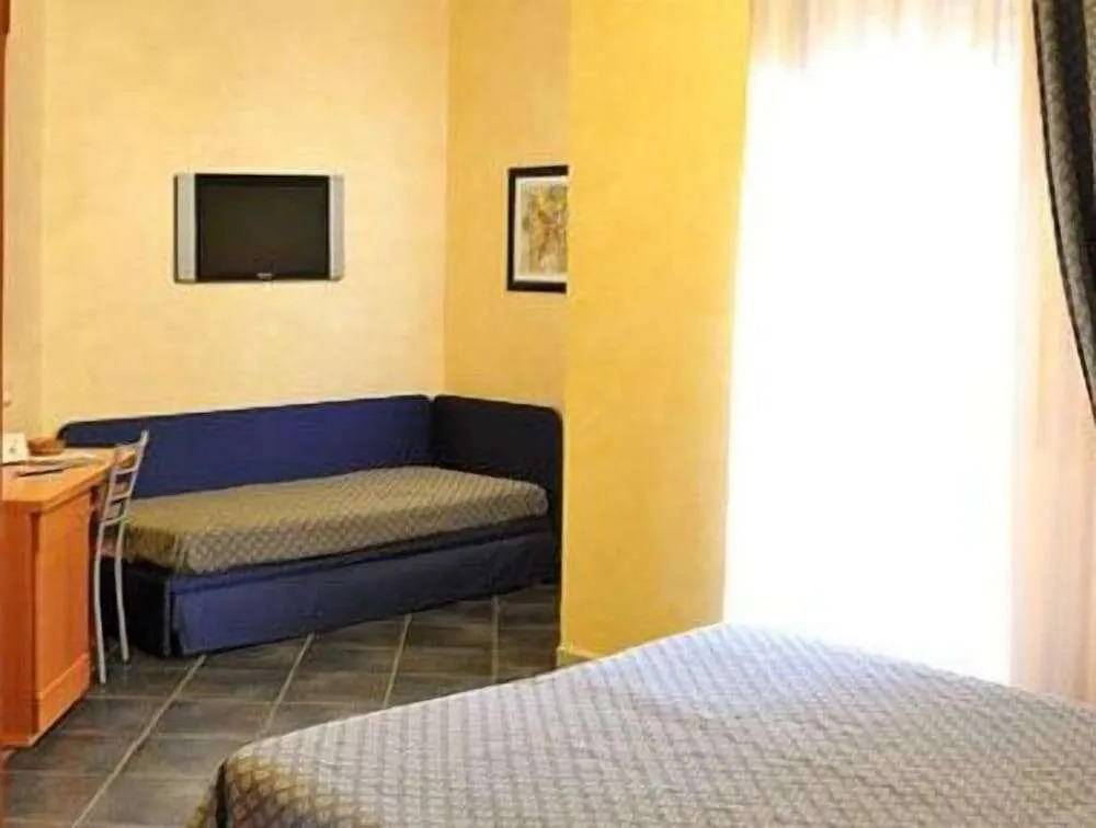 Hotel Blue Roses