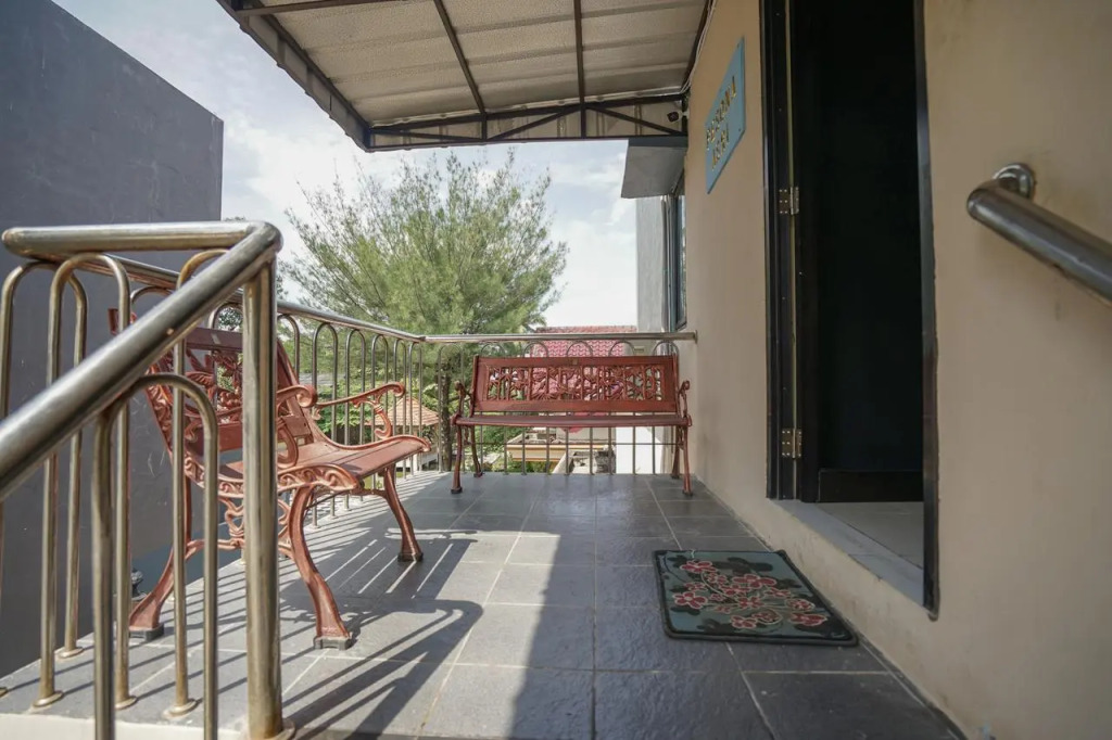 OYO Life 570 Pesona Asri Homestay Syariah