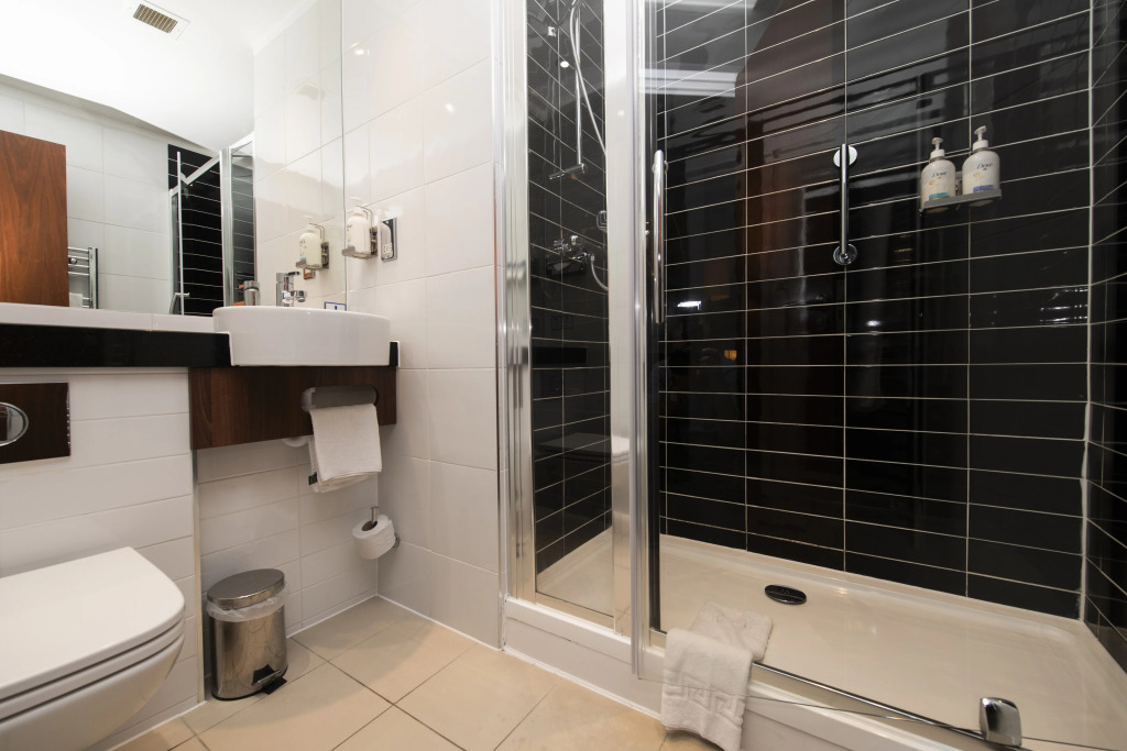 Holiday Inn Express Edinburgh Airport by IHG