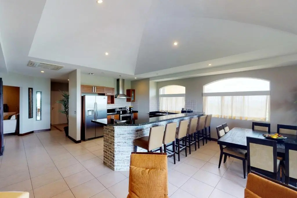 Peninsula 64 Penthouse