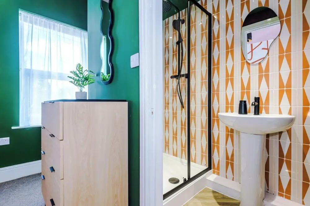 Modern 4-Bedroom in Manchester