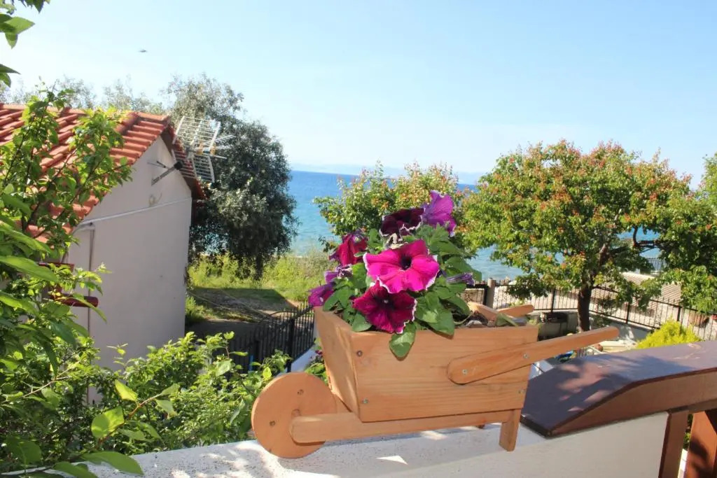 Stelios Apartments