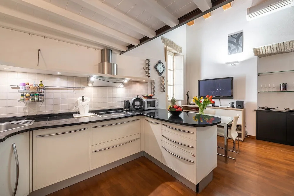 Martini Castello Boutique Apartments - Historic Center & Lift