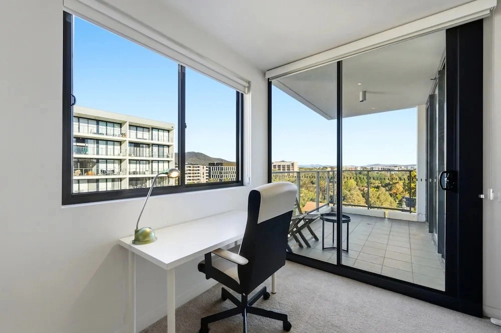 Charming 2BR Apartment Near Canberras Attractions