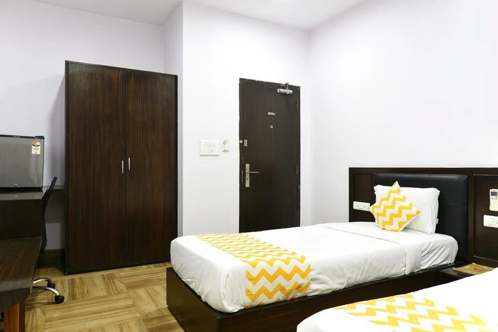 Oyo 14501 Hotel Hill View Guest House Begumpet