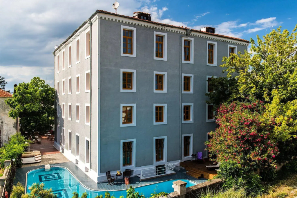 A for Art Hotel