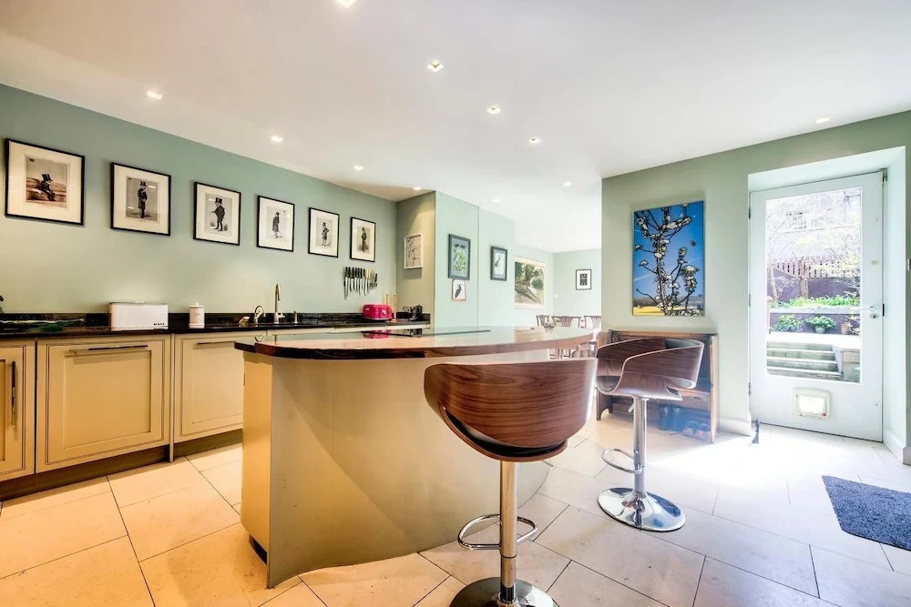 Historic City Centre Georgian Townhouse Free Parking And Garden