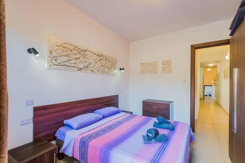 Getawaysmalta - Blue Harbour 2 Seafront 3-bedroom Apt With Large Back Terrace