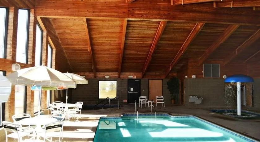 Fossil Creek Hotel & Suites