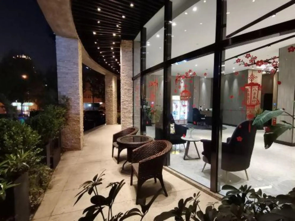 Frst Yizhu Hotel (Shanghai Lujiazui Changyi Road Subway Station)