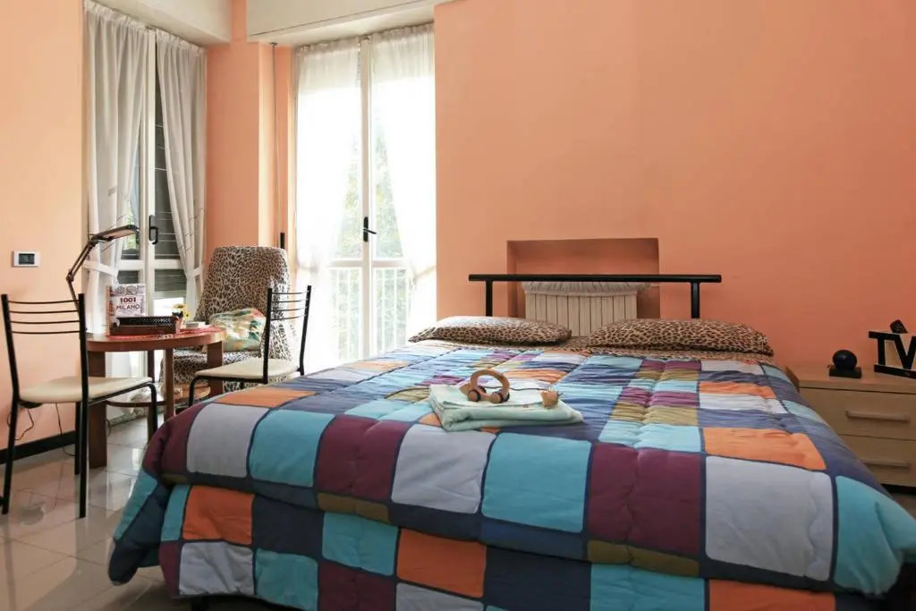 Room 200m subway, free park, 10min center, no fee
