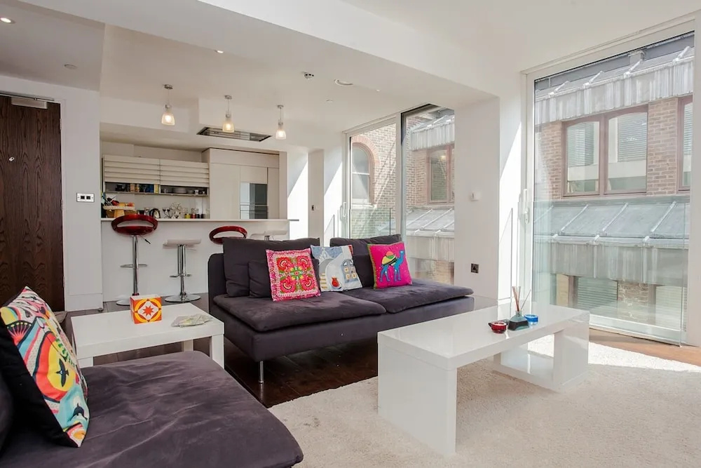 Exquisite 2 Bedroom Apartment In Bank