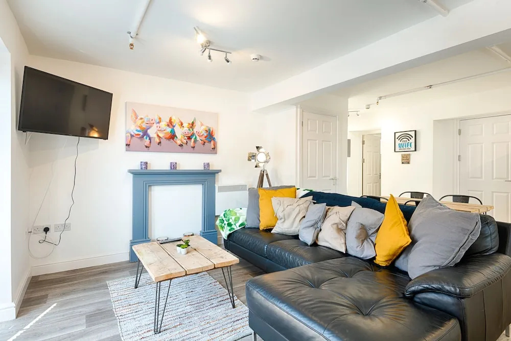 The Nook Close To Swansea Marina