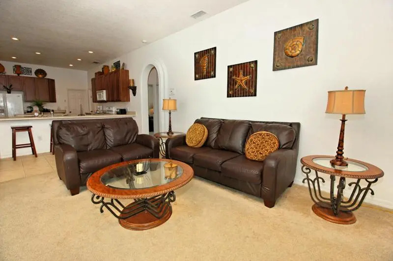 623 Coventry Drive 5 Bedrooms, 3 Bathrooms
