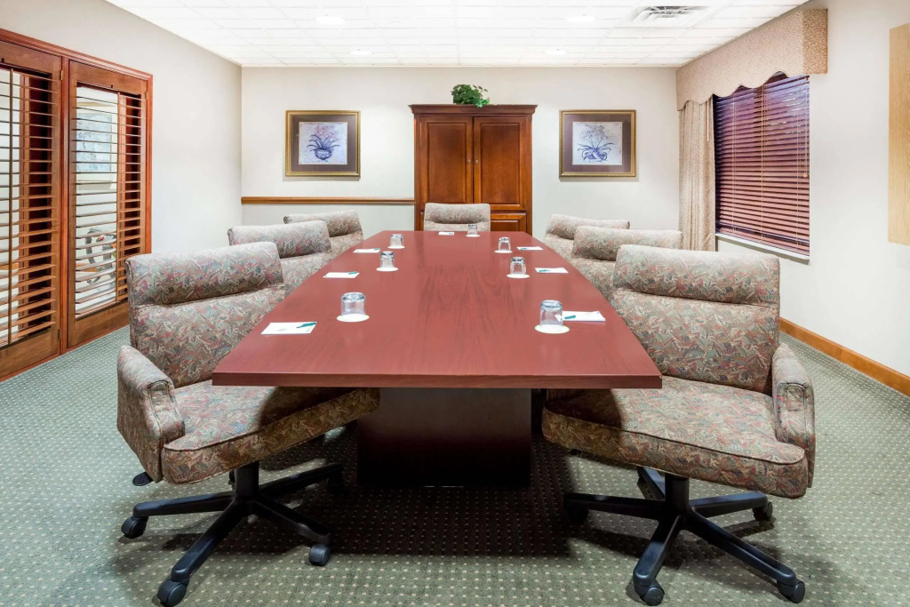 Comfort Inn & Suites Greenville Near East Carolina University