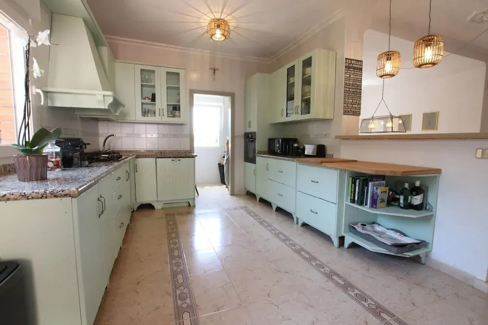 Tess Villa Olmos in M Laga