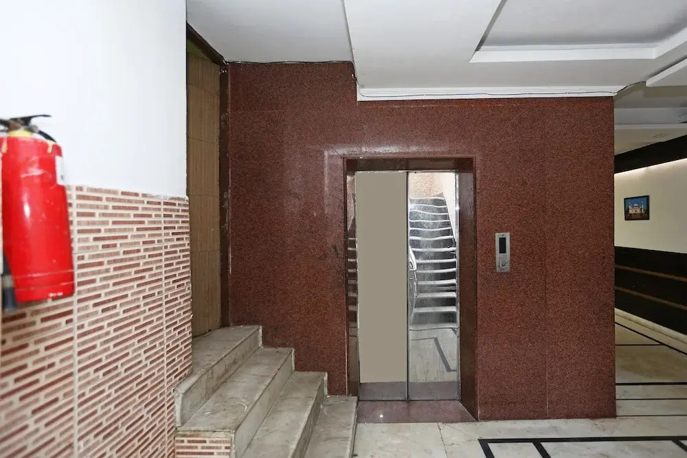 OYO 19029 Riya Palace