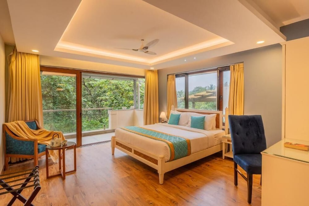 ELIVAAS 3 BHK with Pvt Pool - Azalea