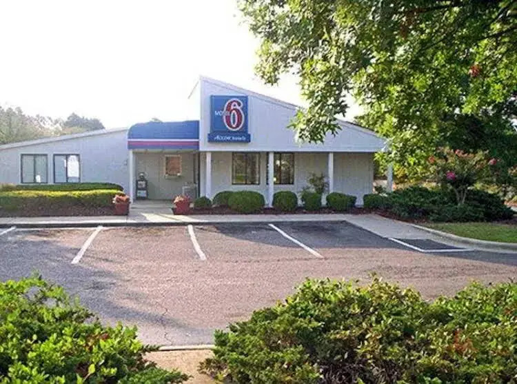 Super 8 Aberdeen Southern Pines