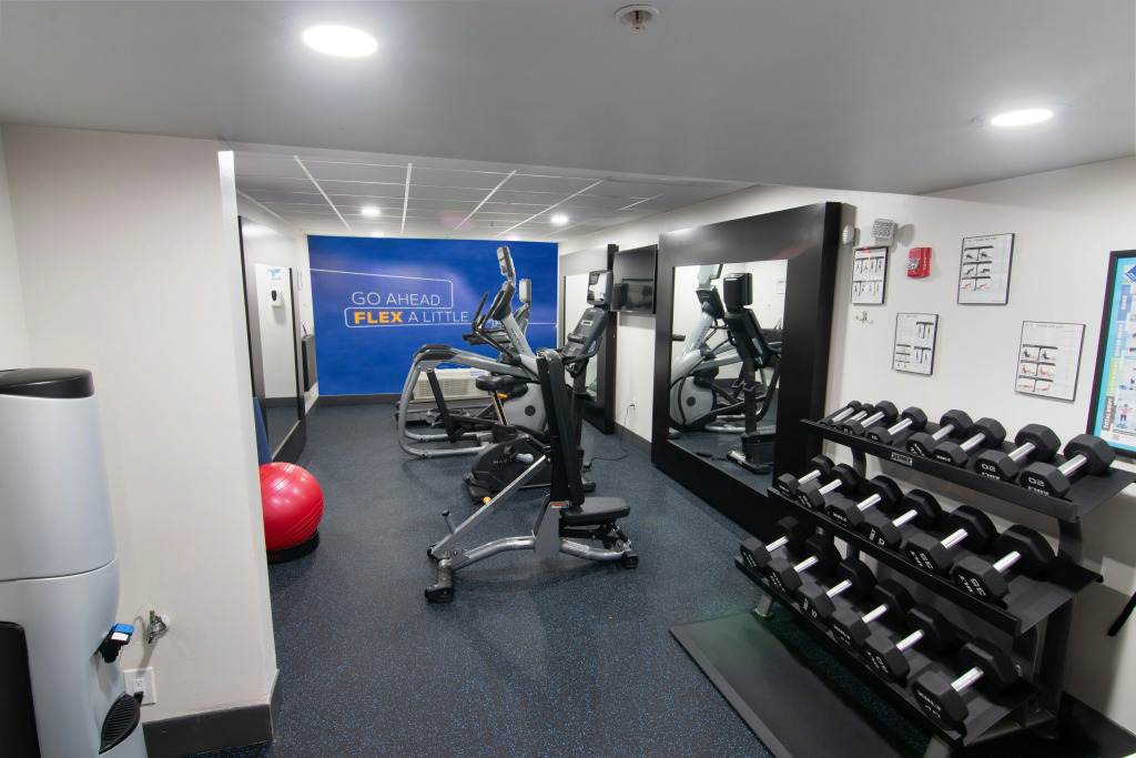 Holiday Inn Express and Suites Fort Lauderdale Airport West by IHG
