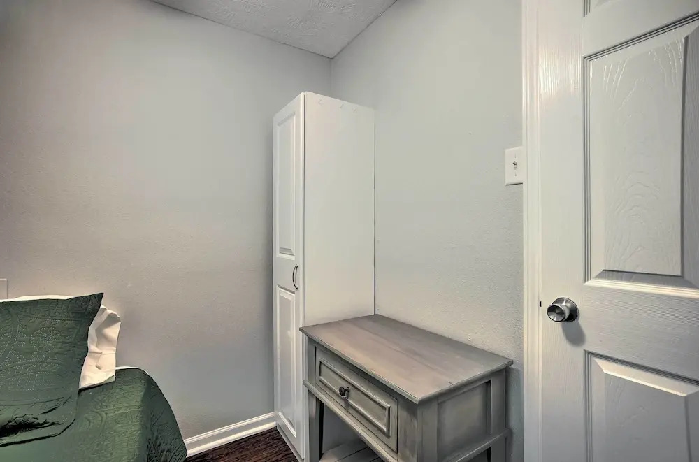 Cozy Montgomery Home: Walk to Lake Conroe!