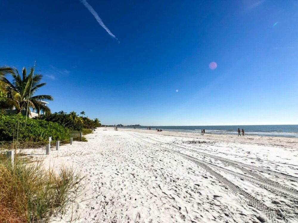 Beach Barn - 4 Bedroom Pet-friendly Home With Private Pool