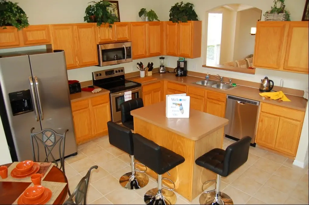 235, King Bed Retreat, Davenport, US