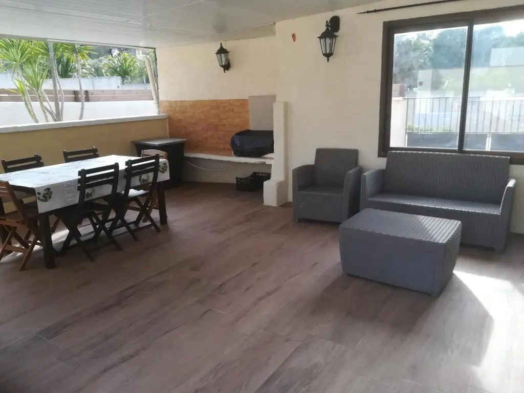 Villa de plein pied 120m2, climatisée, 3 chambres, piscine privée, la campagne aux portes de NARBONNE