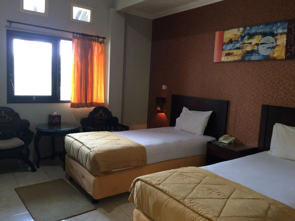 Crown Hotel