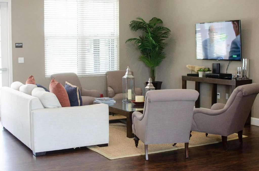 New townhouse in great luxurious community poolgym Close to Disney