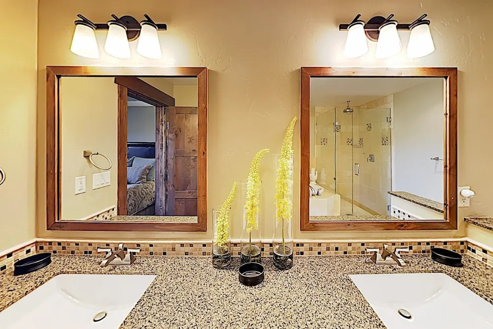 New Listing! Upscale Ski At Trailhead Lodge 3 Bedroom Condo
