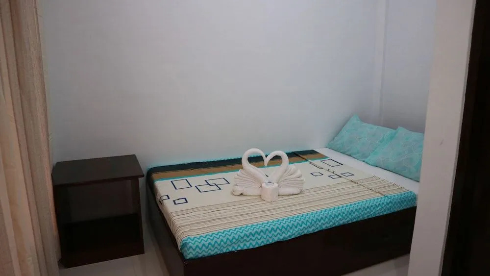 Chelle's Apartelle - Inn