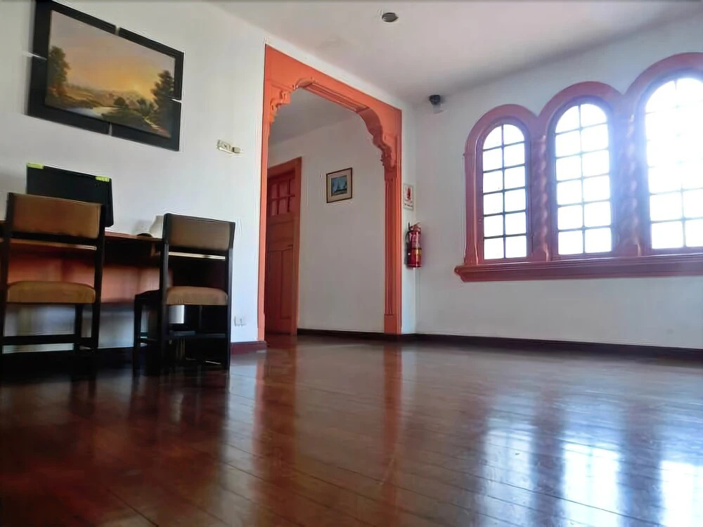 Miraflores Lodge