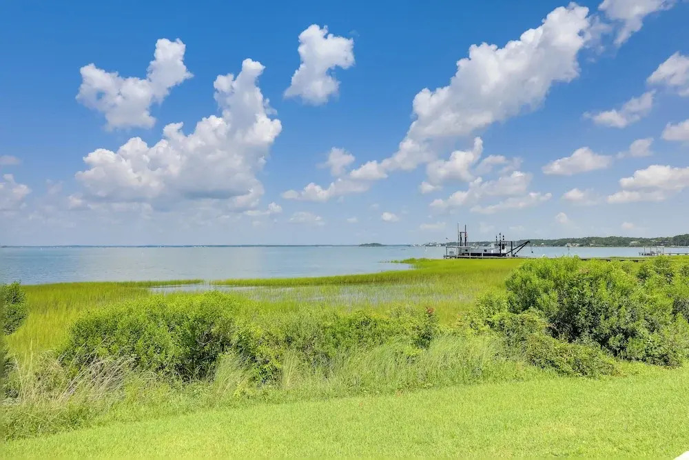 Waterfront Vacation Rental Home on Newport River!