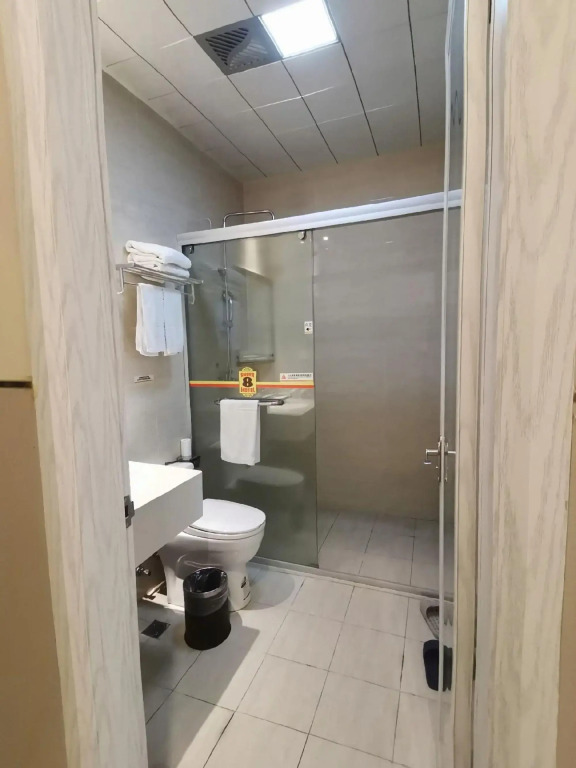 Super 8 Hotel (Linquan East Road, Guangde Road)