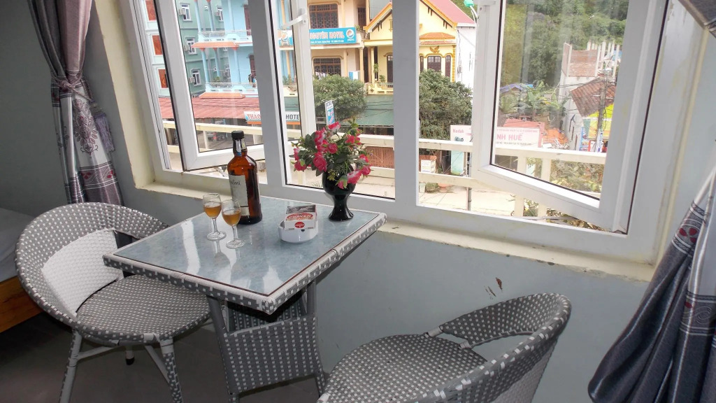 Rose Hotel