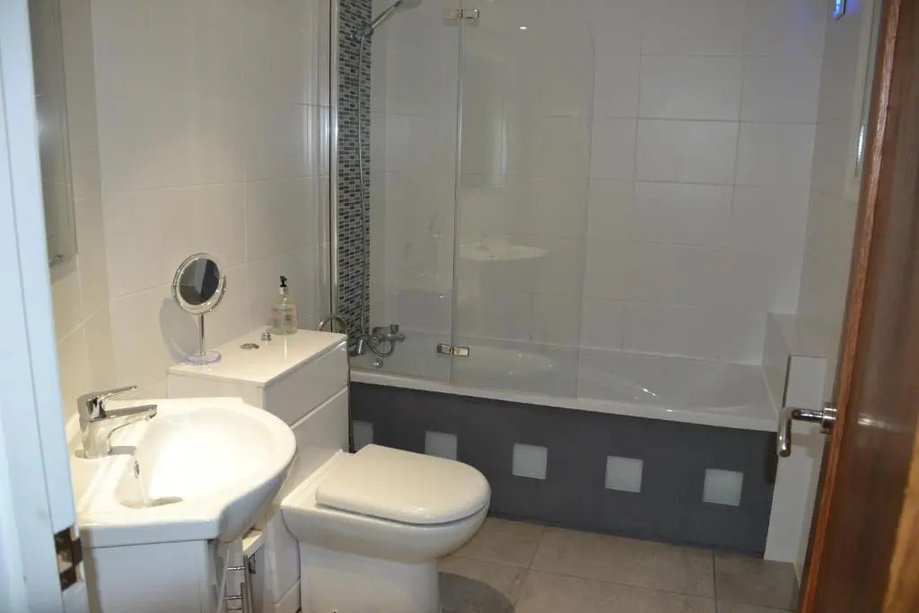 Willow Tree Apartment - 1 Bedroom Apartment - Stayseekers