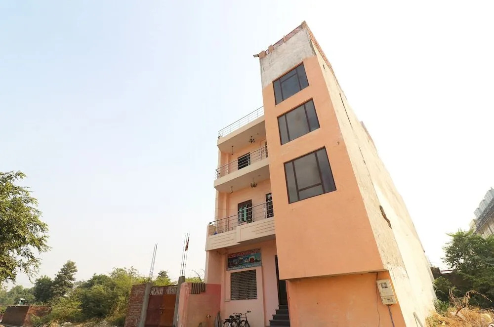 Harshit Paying Guest House