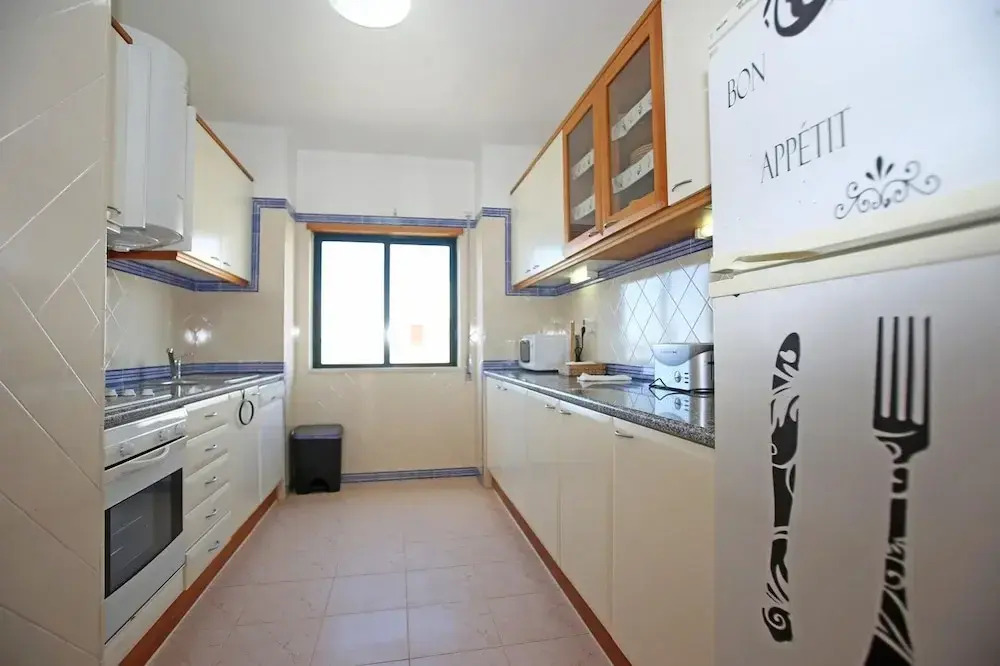 B16 - Sandy Pine Beachfront Flat in Lagos