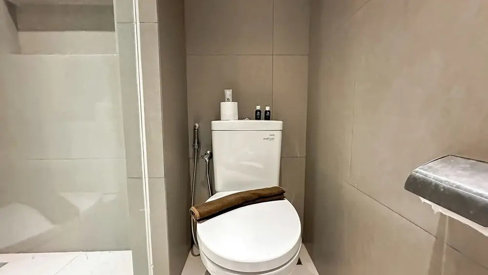 Tranquil And Modern Haven 2Br At The Rosebay Apartment