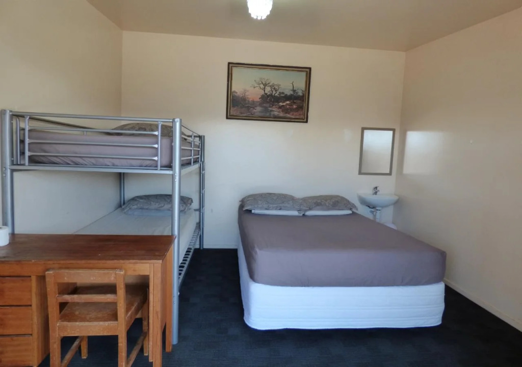 Racecourse Backpackers Hostel