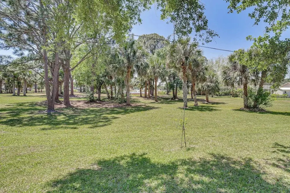 Pet-friendly Sebastian Home: w/ Porch + Lake View!
